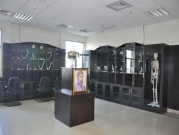 BPS Govt. Medical College for Women Sonepat Laboratory photo 6