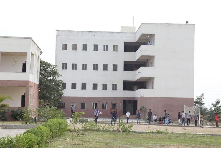 ITM Vocational University Vadodara Academic Building photo 2