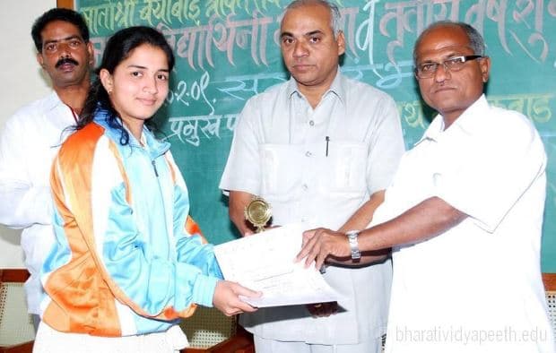 Bharati Vidyapeeth Matoshree Bayabai Shreepatrao Kadam Kanya Mahavidyalaya Kadegaon College Event photo 4