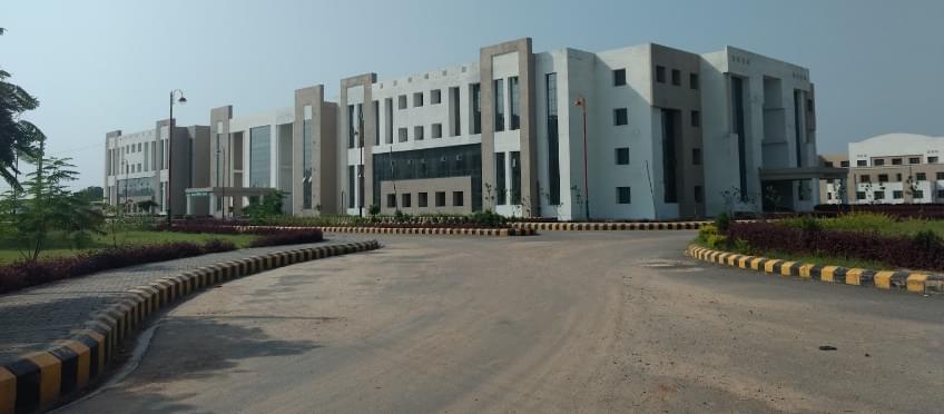 Government Medical College Banda Academic Building photo 3