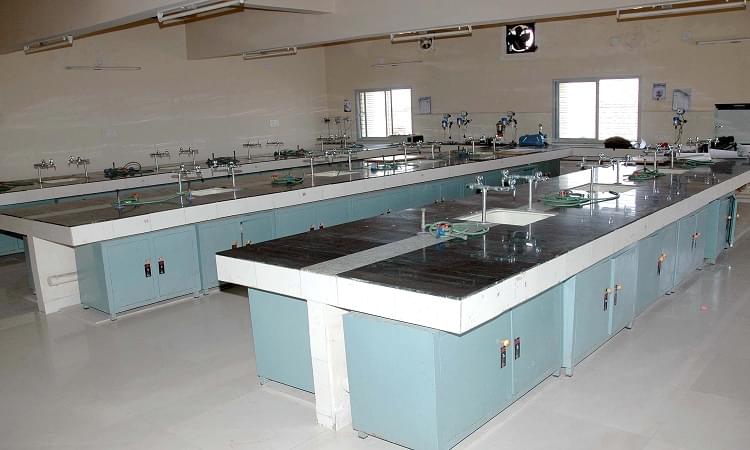 C. U. Shah University Wadhwan hostel photo 5