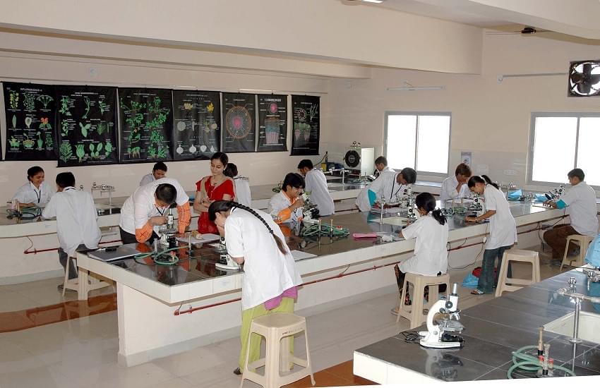 C. U. Shah University Wadhwan hostel photo 9