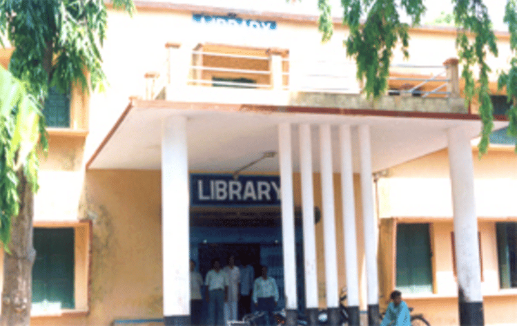 Bhadrak Autonomous College Academic Building photo 1