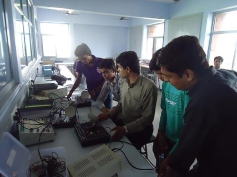 C.U. Shah College of Engineering and Technology Wadhwan Infrastructure photo 4