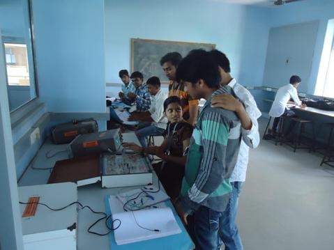 C.U. Shah College of Engineering and Technology Wadhwan Infrastructure photo 5