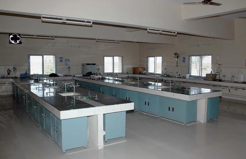 C.U. Shah College of Pharmacy and Research Wadhwan Infrastructure photo 2