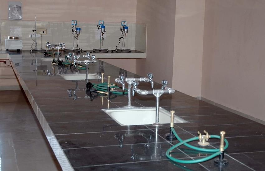 C.U. Shah College of Pharmacy and Research Wadhwan Infrastructure photo 3