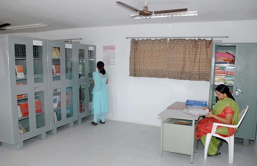 C.U. Shah College of Pharmacy and Research Wadhwan Infrastructure photo 5