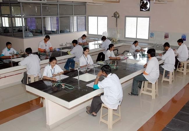 C.U. Shah College of Pharmacy and Research Wadhwan Infrastructure photo 7