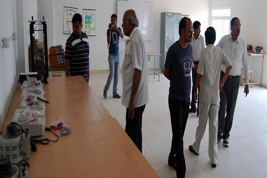 Sakshi Institute of Technology and Management Guna Events photo 13