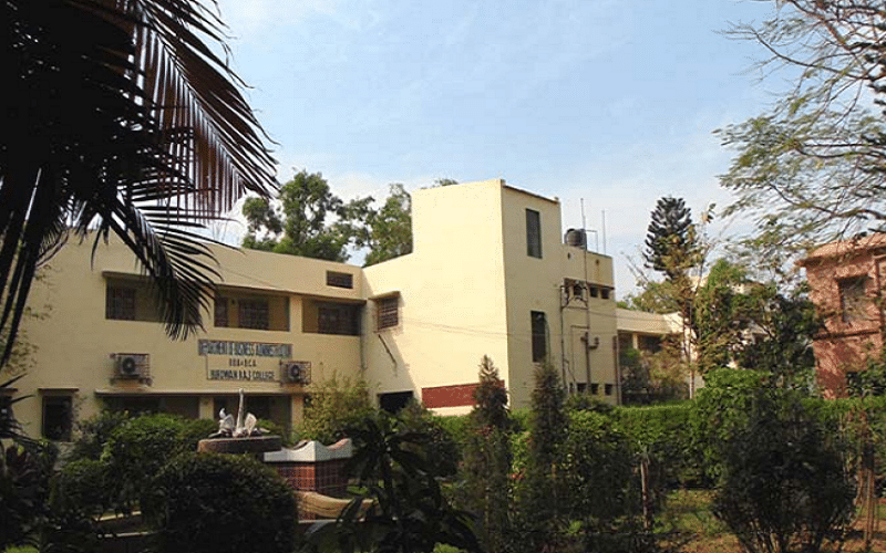 Burdwan Raj College Bardhaman Academic Building photo 6