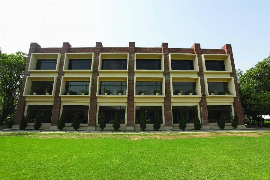 IMT Ghaziabad Academic Building photo 3