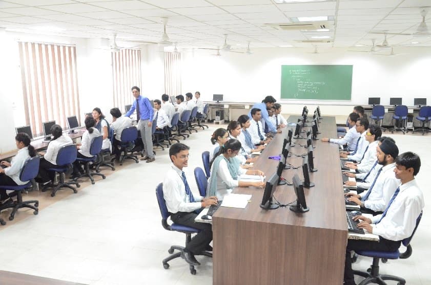 Shri Ram Murti Smarak College of Engineering and Technology Lucknow Infrastructure photo 10