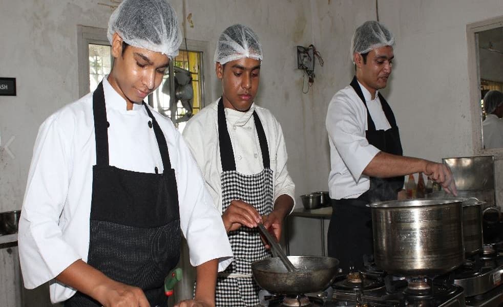 State Institute of Hotel Management Indore Kitchen Gallery photo 3