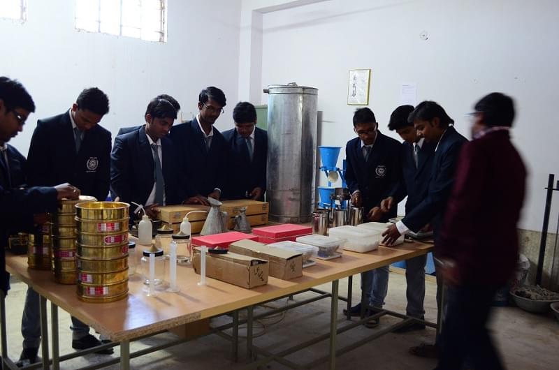 UEM Kolkata Laboratory photo 3
