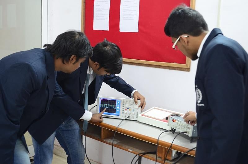 UEM Kolkata Laboratory photo 7