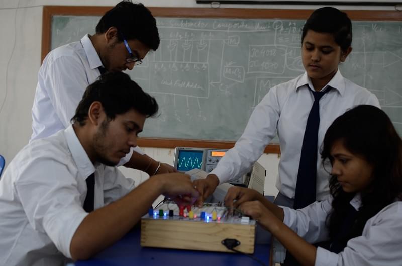 UEM Kolkata Laboratory photo 12