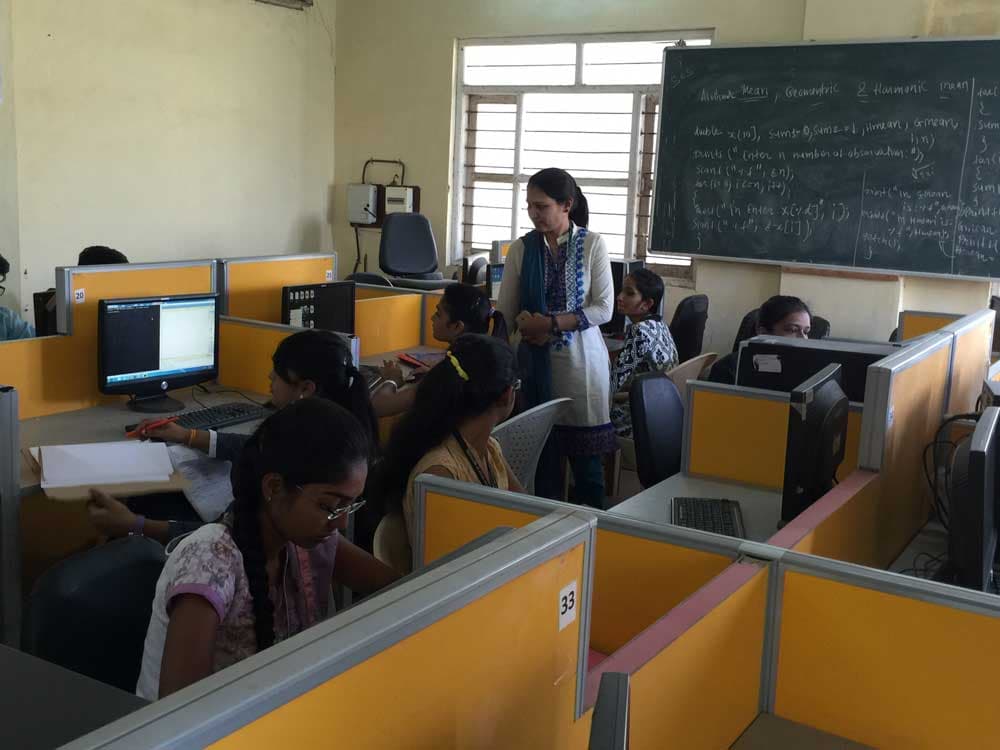 Sigma Institute of Engineering Vadodara Laboratory photo 8