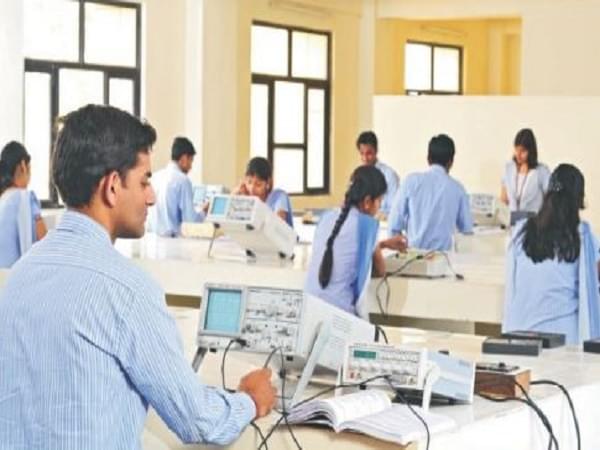 Rakshpal Bahadur College of Engineering & Technology Bareilly Infrastructure photo 4