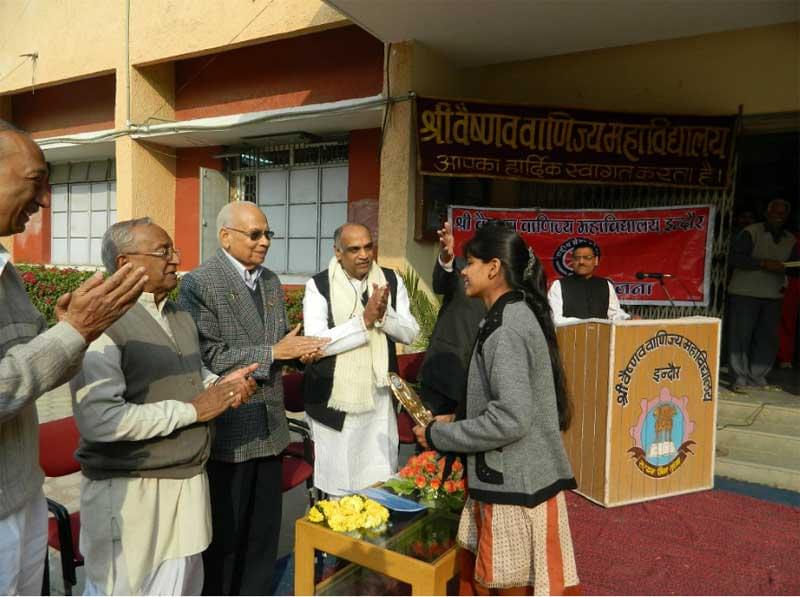 Shri Vaishnav College of Commerce Indore College Event photo 1