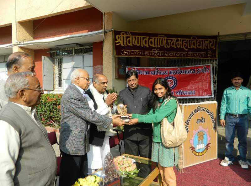 Shri Vaishnav College of Commerce Indore College Event photo 4