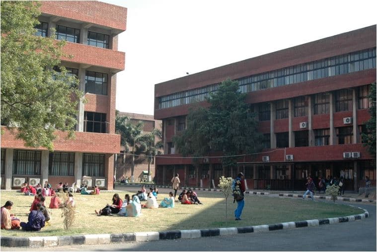 PG Government College for Girls Chandigarh Academic Building photo 7