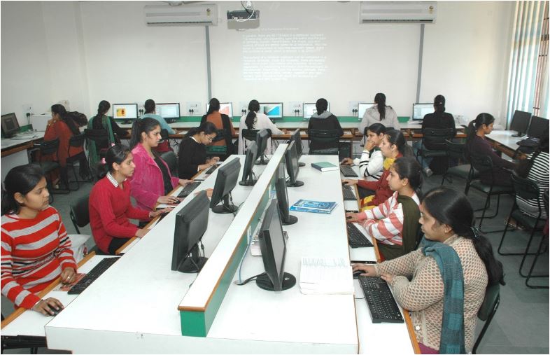 PG Government College for Girls Chandigarh Infrastructure photo 1