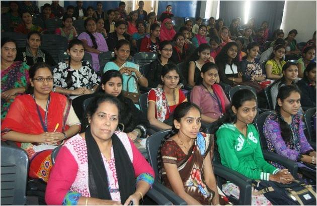 Pratibha College of Commerce & Computer Studies Pune Extra Curriculars photo 3