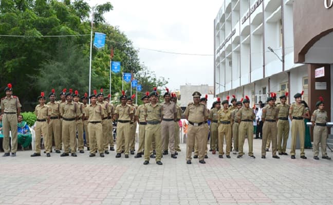 Shri Gosar Hansraj Gosrani Commerce & Shri Dharamshi Devraj Nagda B.B.A.College Jamnagar Event photo 6