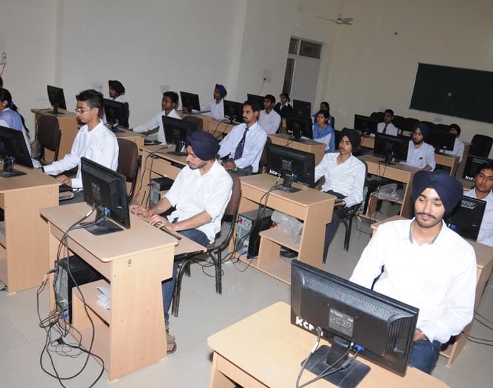 Khalsa College of Pharmacy Amritsar Labs photo 19