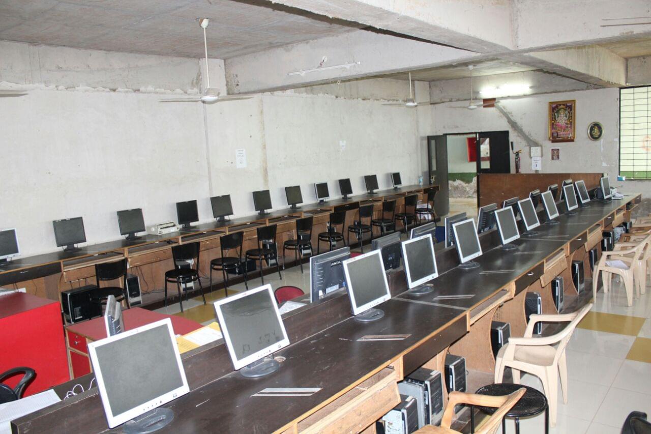 Yadavrao Tasgaonkar College of Engineering & Management Karjat Computer Lab photo 1