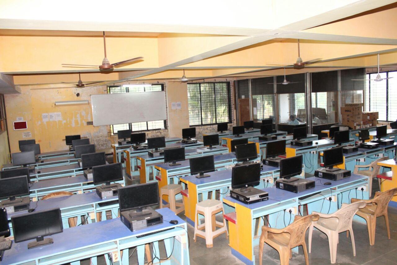 Yadavrao Tasgaonkar College of Engineering & Management Karjat Computer Lab photo 2
