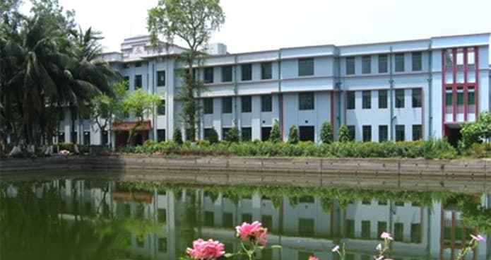 Ramakrishna Mission Vivekananda Centenary College Rahara Kolkata Academic Building photo 2