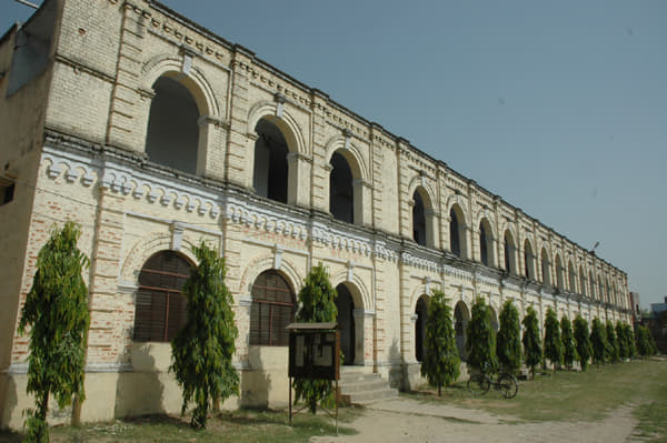Tilak Dhari P.G. College Jaunpur Academic Building photo 7