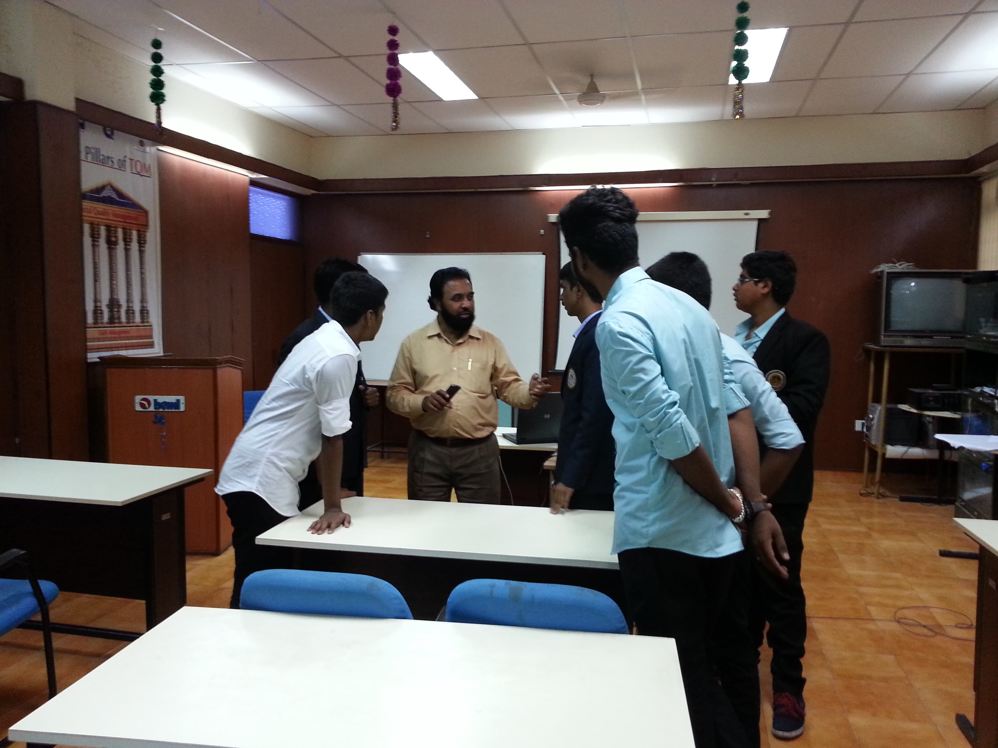 Vasavi Group of Institutions Vijaynagar Bangalore Campus photo 2