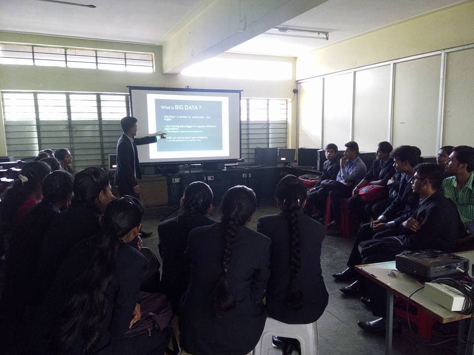 Vasavi Group of Institutions Vijaynagar Bangalore Classrooms photo 3