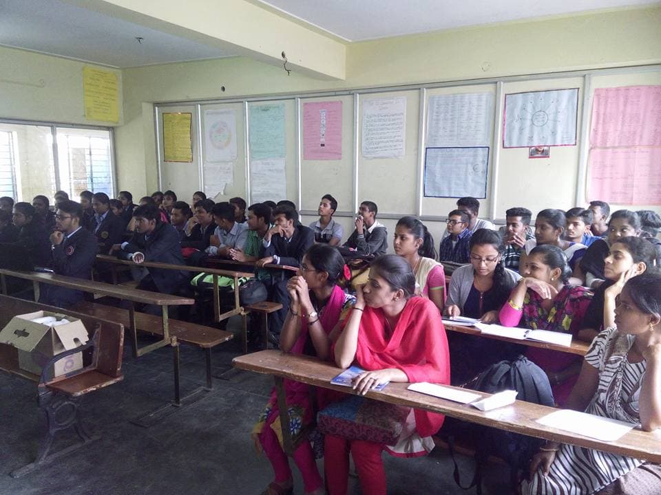 Vasavi Group of Institutions Vijaynagar Bangalore Classrooms photo 5
