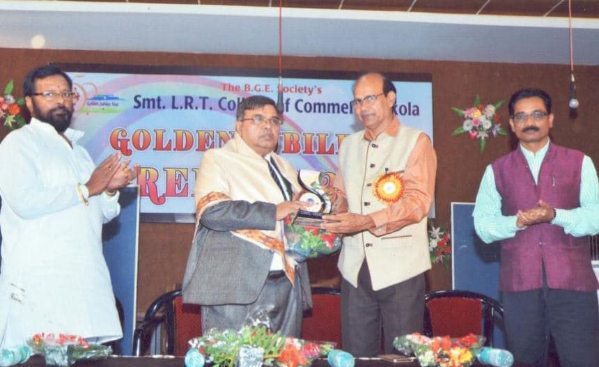 Smt. Laxmibai Radhakisan Toshniwal College of Commerce Akola Extra Curriculars photo 13