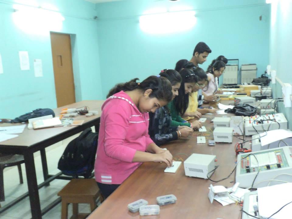 Tara Devi Harakh Chand Kankaria Jain College Kolkata Laboratories photo 3