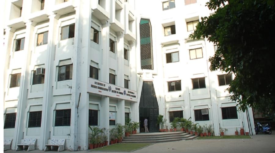 Faculty of Commerce ,GLS University Ahmedabad Academic Building photo 1