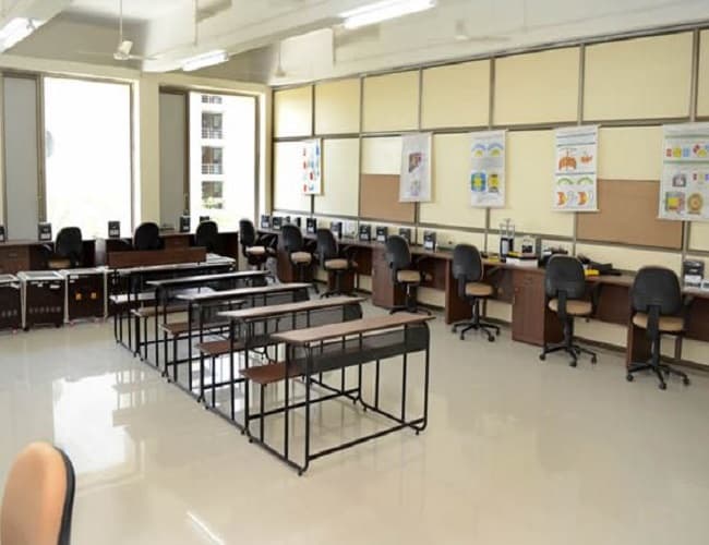 Faculty of Engineering Sciences & Technology, Adani University Ahmedabad Facilities photo 8