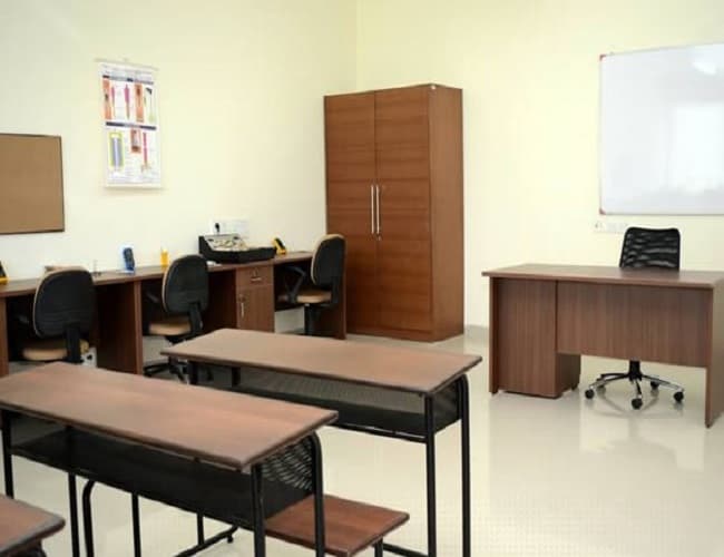 Faculty of Engineering Sciences & Technology, Adani University Ahmedabad Facilities photo 1