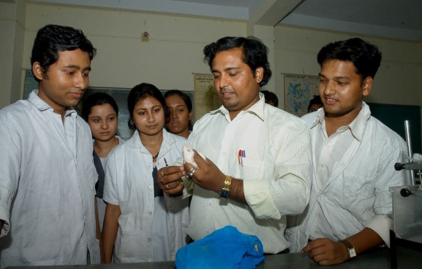 Calcutta Institute of Pharmaceutical Technology & Allied Health Sciences Howrah Laboratory photo 2
