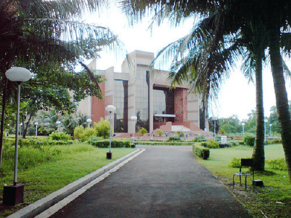 IIM Calcutta Academic Building photo 3