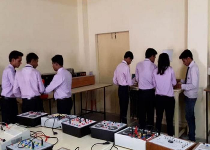 Adhunik College of Engineering Ghaziabad Labs photo 10
