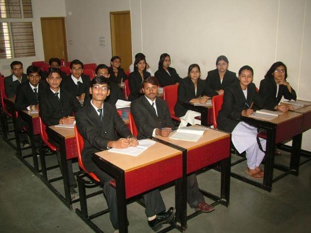 Shri Vaishnav Institute of Law Indore Facilites photo 7