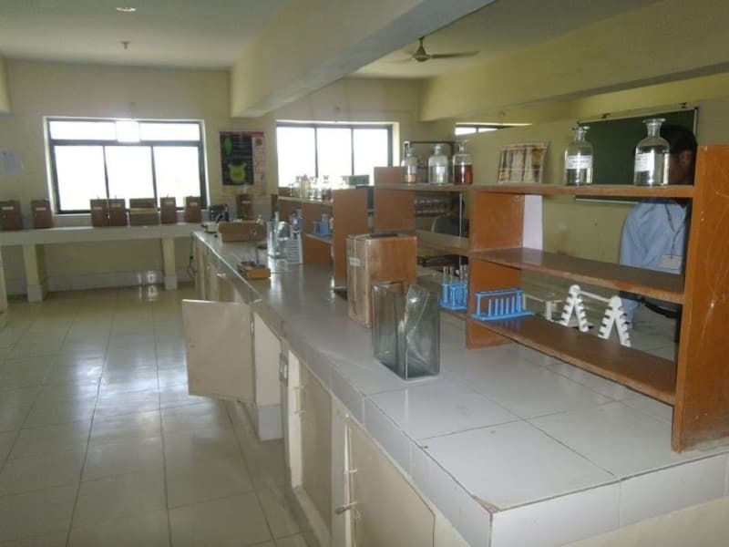 Kunwar Haribansh Singh College of Pharmacy Jaunpur Labs photo 8