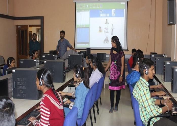 Knowledge Institute of Technology & Engineering Anand Infrastructure photo 3