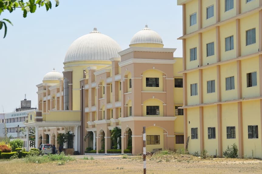 Lakshmi Narain College of Technology & Science Indore Academic Building photo 1