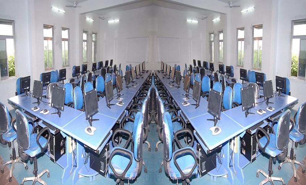 Royal Institute of Management & Advanced Studies Ratlam Infrastructure photo 2